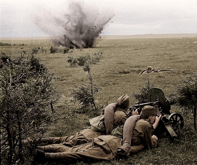Фотографии связанных с историей Красной и Советской Армии.