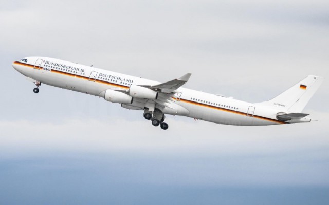 Неисправный самолёт с главой МИД ФРГ сбросил 80 тонн керосина в море и вынужден был вернуться назад