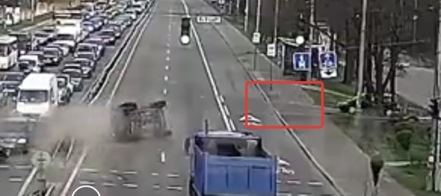 В Киеве произошло ДТП с опрокидыванием