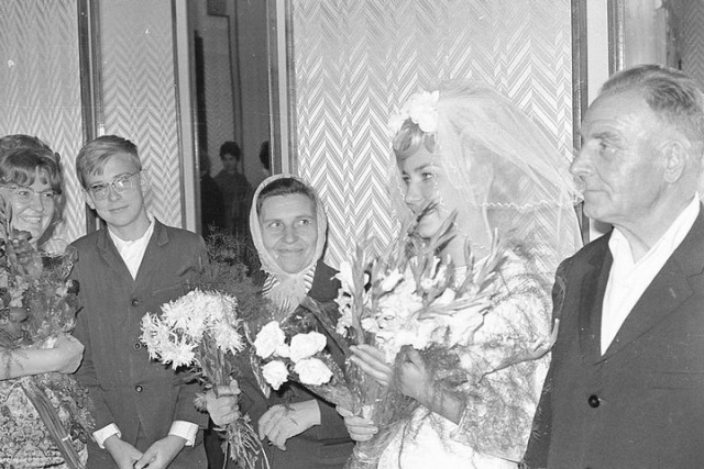 ЗАГС: торжество любви по-советски