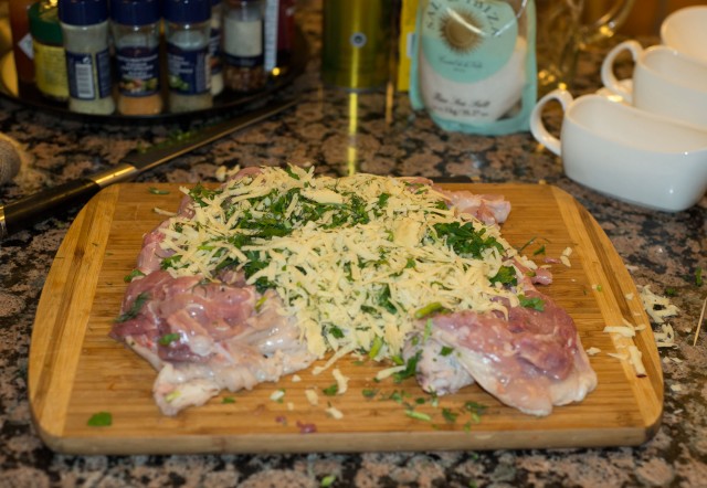 Куриная тушка (рулет) лишенная скелета (poulet désossé)  