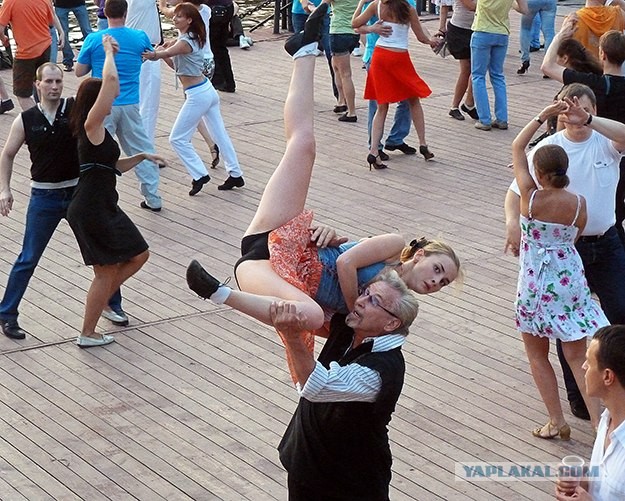 Фотожаба: Танцы с проветриванием (16+)