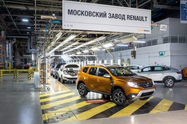 Французский автопроизводитель Renault возобновил работу завода в Москве