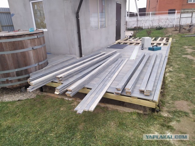 Веранда в курятник своими руками