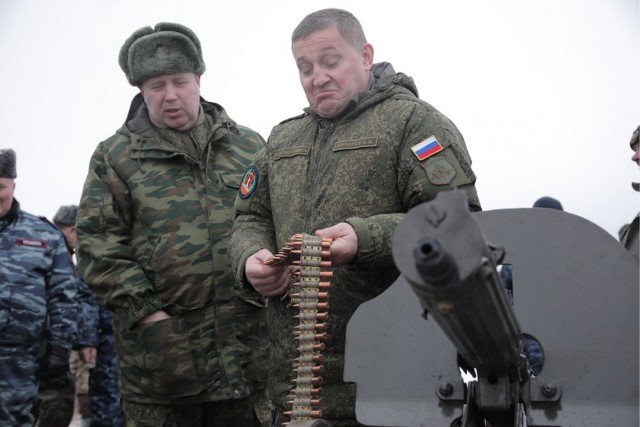 Дмитрий Медведев впервые появился в военной форме на полигоне в Волгоградской области