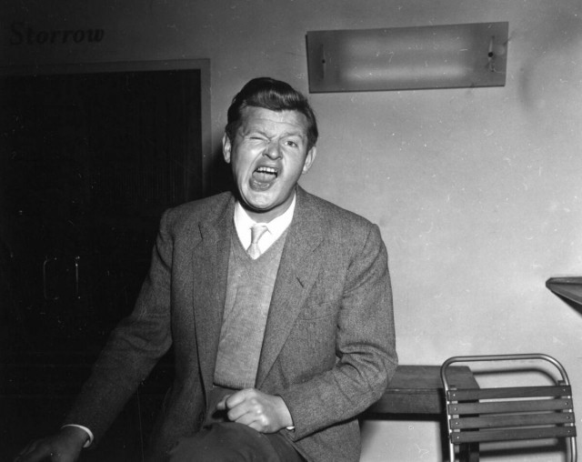Вчера исполнилось 100 лет Бенни Хиллу, но всем было некогда