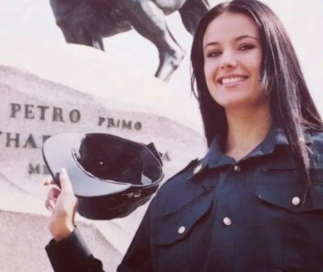 Кто помнит эту тётю такой?)