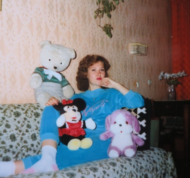 Девчата из 90-х и 00-х