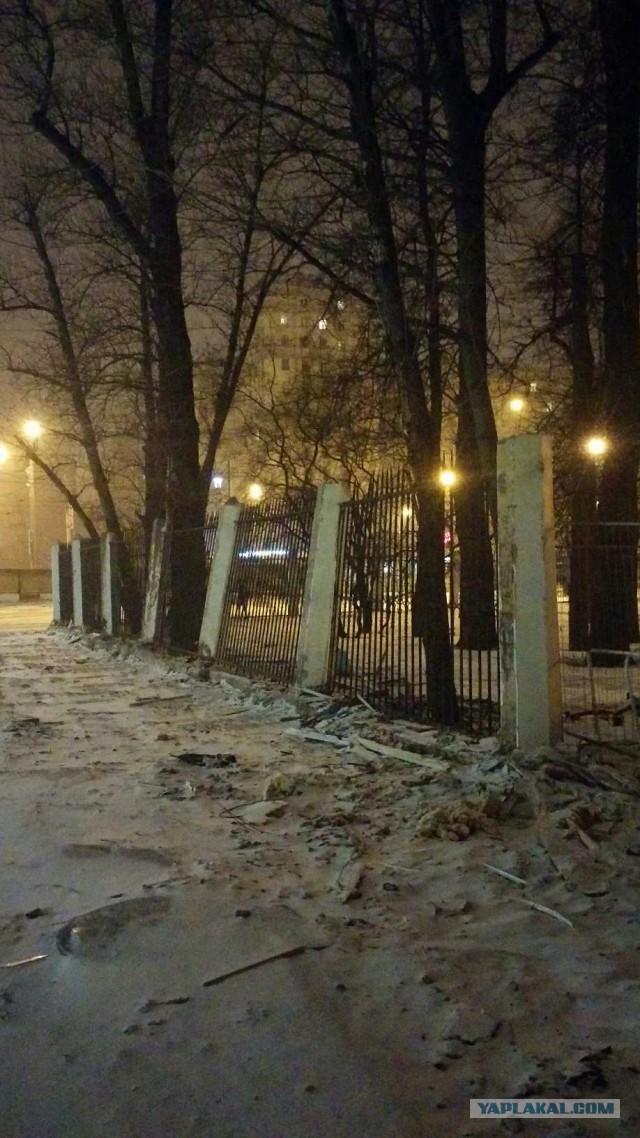 Снос торговых зданий в Москве