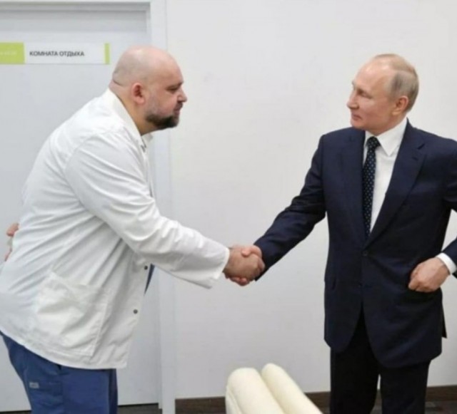 Главврач больницы в Коммунарке, где содержатся больные коронавирусом, Денис Проценко заразился CoVID-19