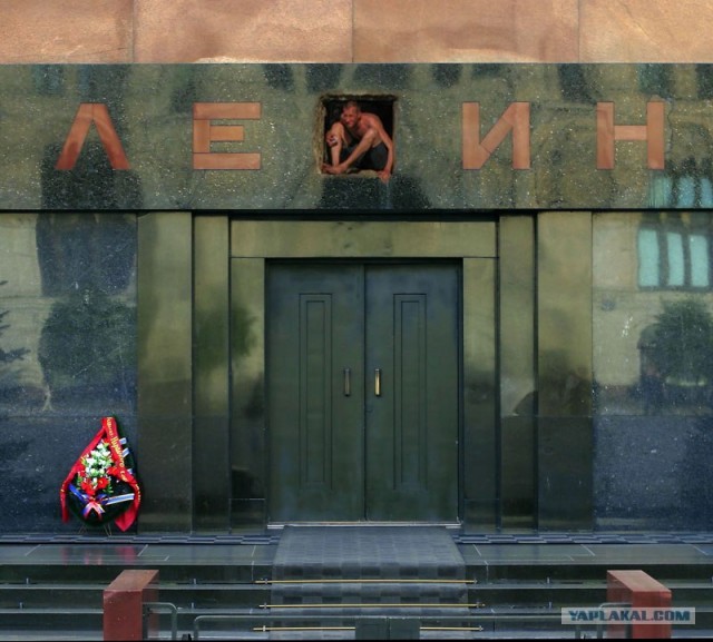 Мужик под мостом