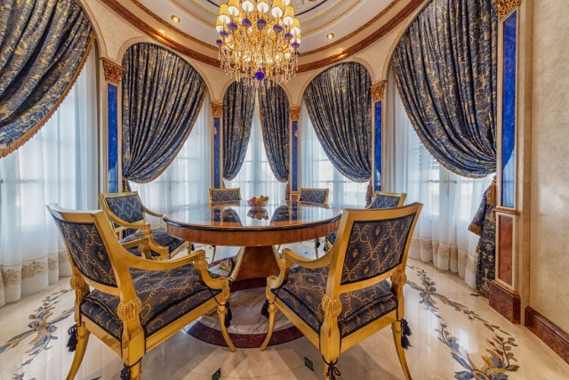 Дворец золотой нннада? Цыганский шик израильского дворца российского миллиардера
