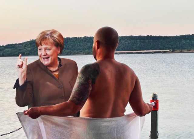 Фотожаба: Эксгибиционист