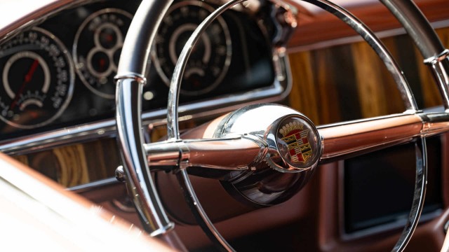 'CadMad' 1959 Cadillac Eldorado Brougham. Своеобразных автофото пост.