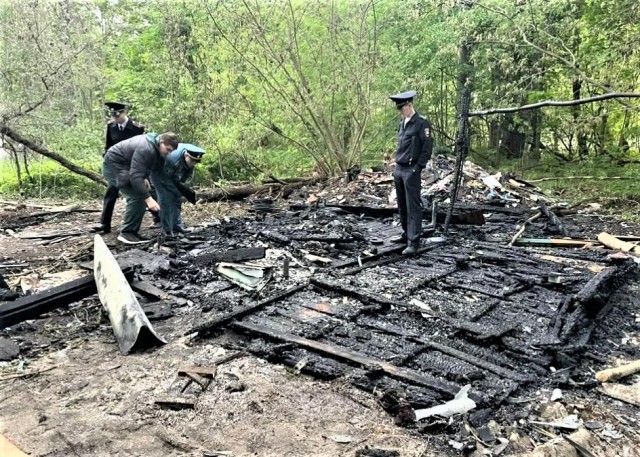 Ребенок заживо сгорел в запертом сарае на глазах у наблюдавших друзей