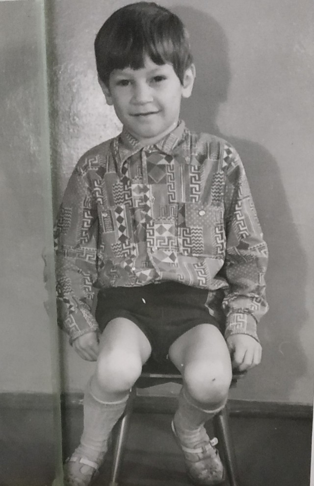 17 олдскульных фотографий мам и пап, показывающих, что в своё время они были ого-го
