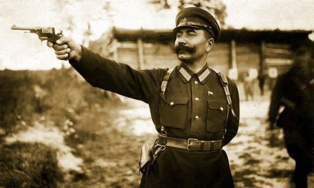 Теперь с турецким спортсменом-стрелком Юсуфом Дикечем делают мемы