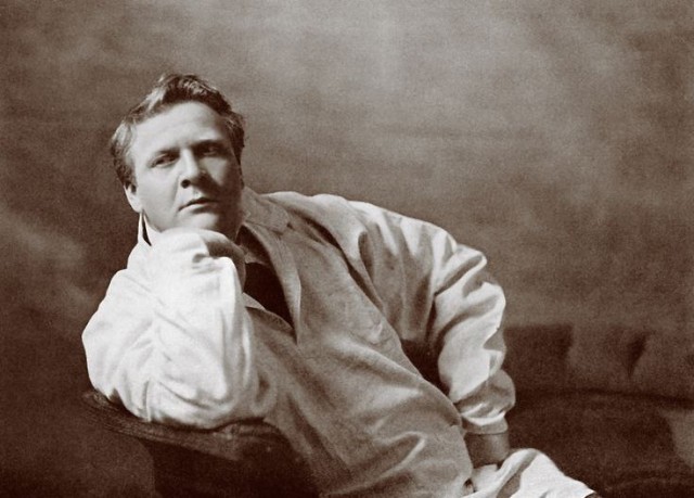 Что делаешь ? Пою