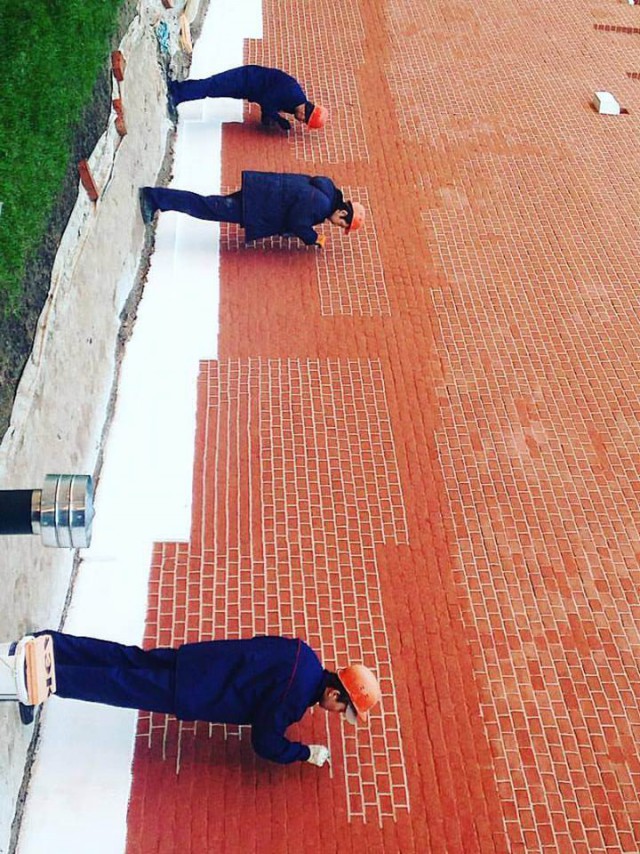 Я рисую, на асфальте..