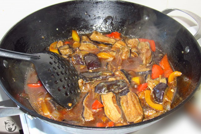 Баклажаны с овощами по-китайски