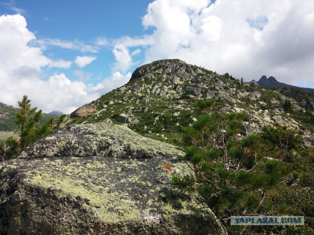 Висячий камень