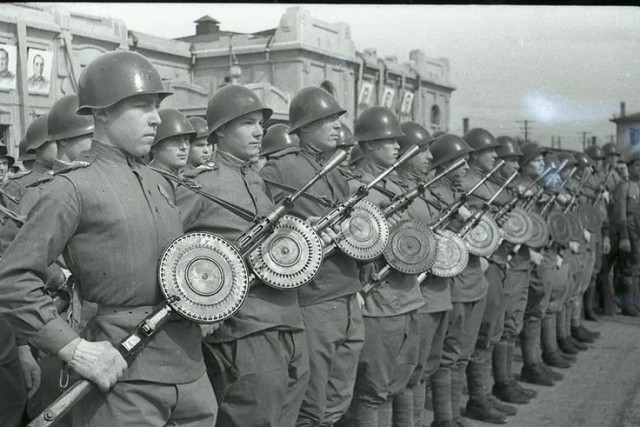 На страже советской власти. 1920-68 г.