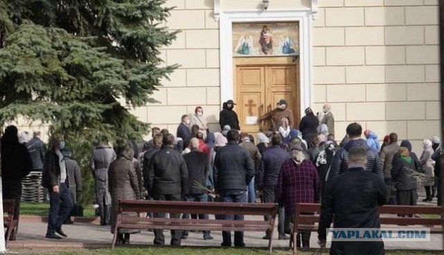 Киево-Печерскую лавру закрыли на карантин. Там заболели более 90 человек