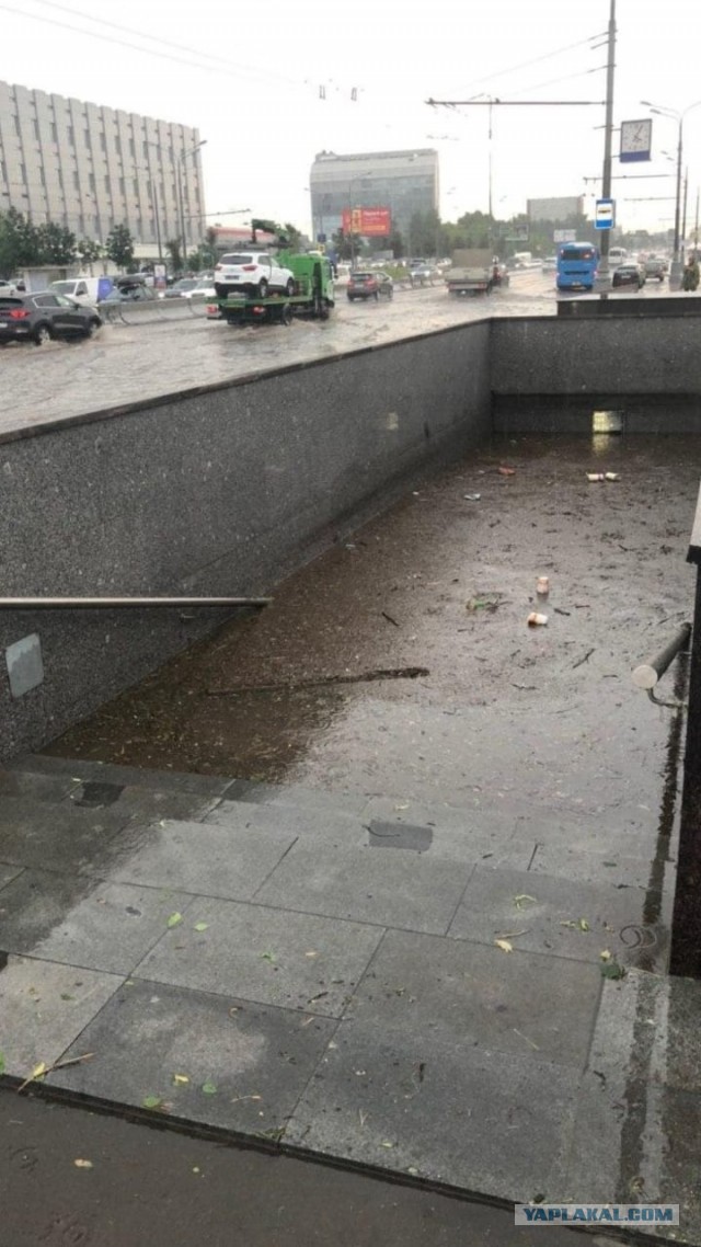 Последствия ливня в Москве