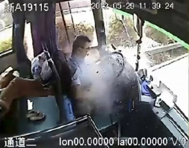 Водитель спас пассажиров ценой собственной жизни