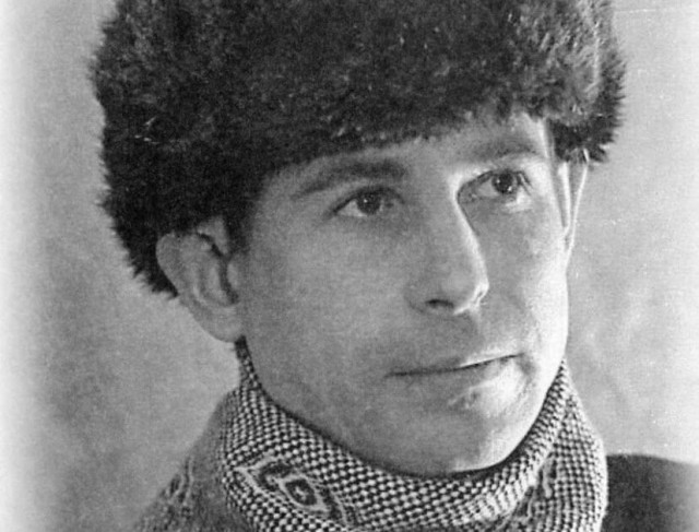 "Я буду долго гнать велосипед": печальная предыстория хита Александра Барыкина