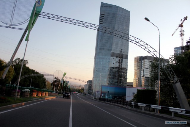 Алматы 2011: город контрастов