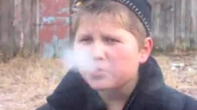 С жительницы Евпатории на пляже потребовали 200 рублей за то, что её сын зашёл на минуту под тень от зонтика