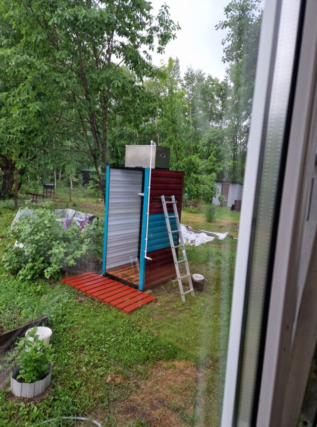 На даче сделал душ