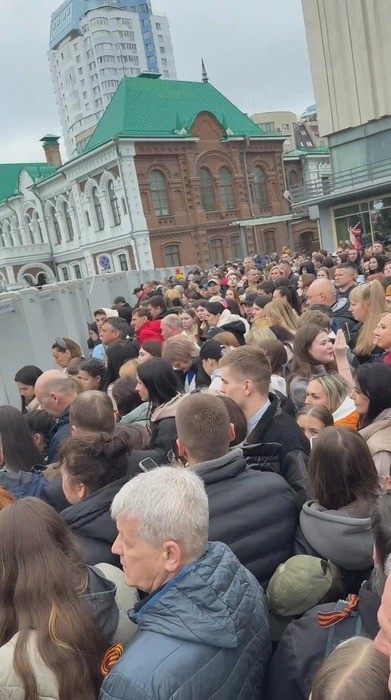 «Это был плевок в лицо»: самарцы раскритиковали организацию КПП на площадь Куйбышева