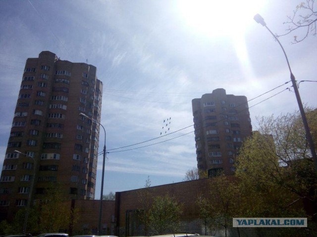 Стальная мощь в воздухе над головой