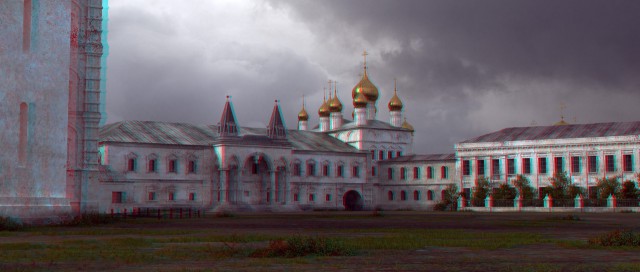 Когда Московский Кремль был красным, а когда белым?