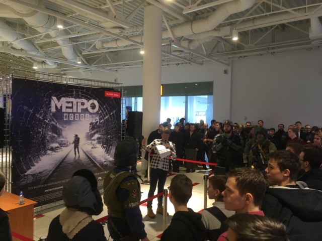 Очередь за игрой Metro Exodus в Москве