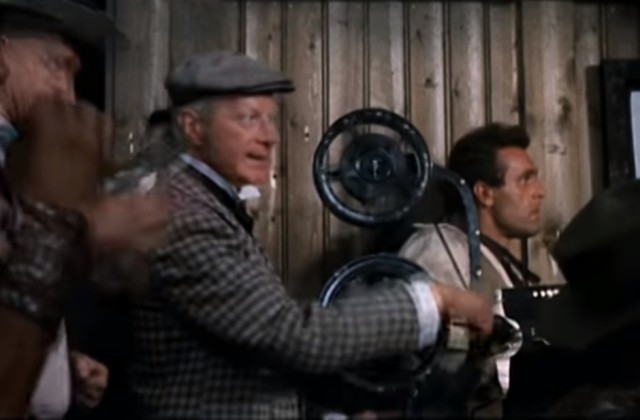 Почему медиа продвигает нам низменные идеи