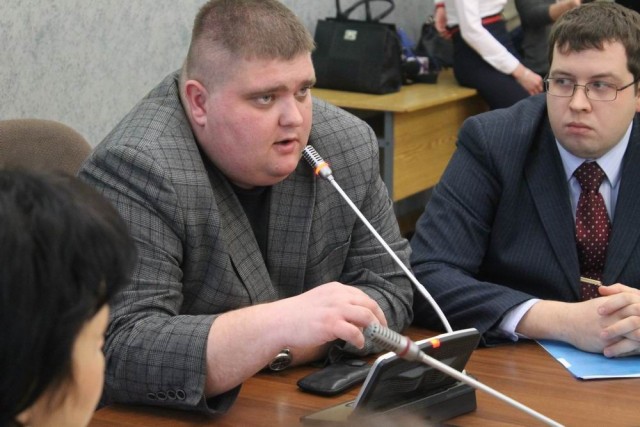 Как стать депутатом Государственной Думы? И друга пристороить?