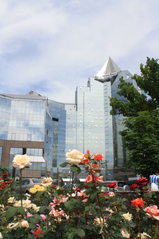 Алматы 2011: город контрастов
