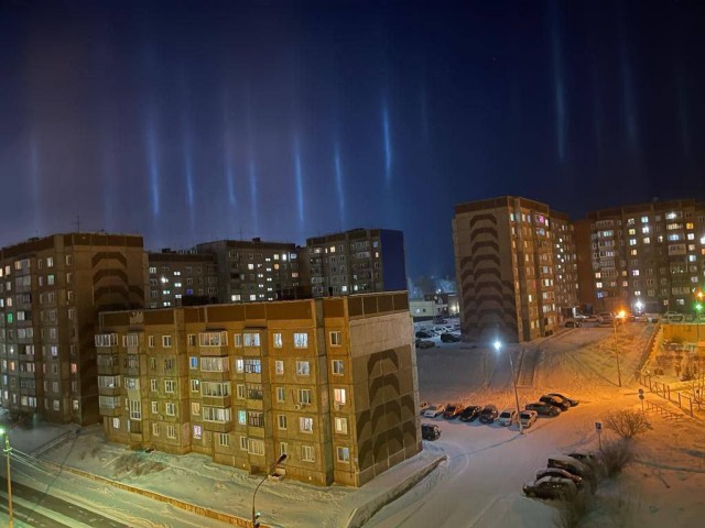 А у нас световые столбы.