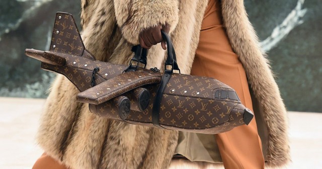 В ЦУМе начали продавать сумку-самолёт от Louis Vuitton за 5,5 млн рублей