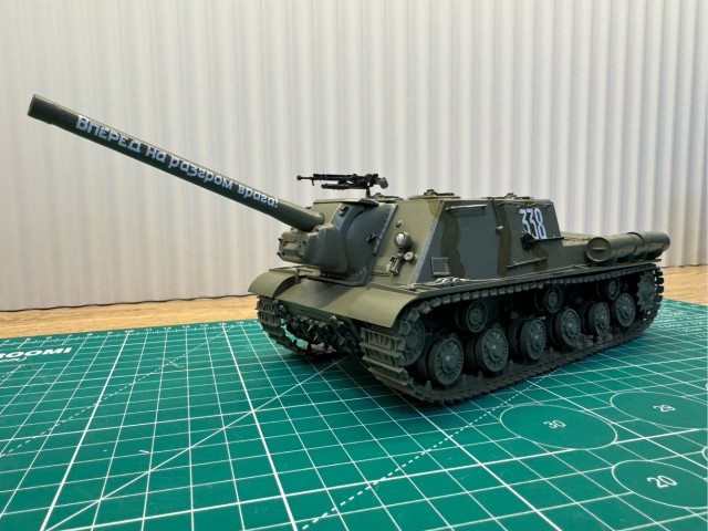 Клеим танчики