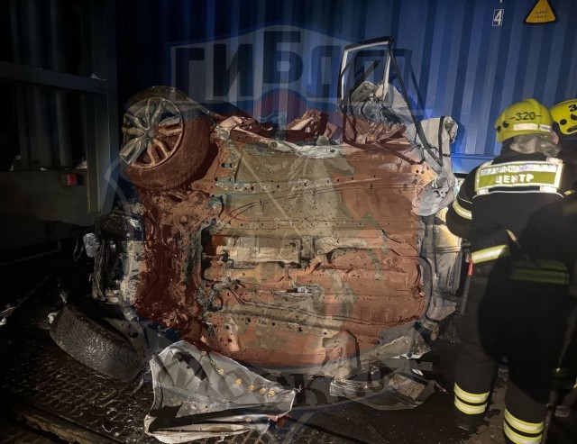 Что осталось от авто, после столкновения с ждсоставами