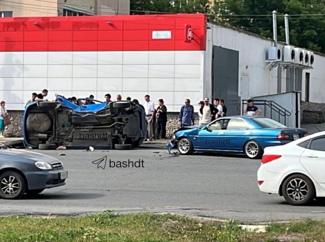 Момент ДТП в Уфе на Софьи Перовской/Армавирской