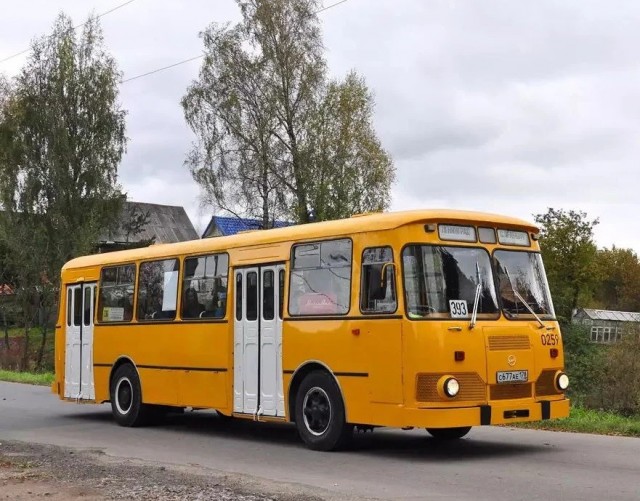 Стартовали продажи новейшего российского автобуса. Цена автобуса от 16,5 млн рублей