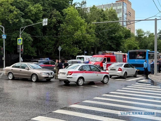 Второй за день взрыв автомобиля произошел в Москве.