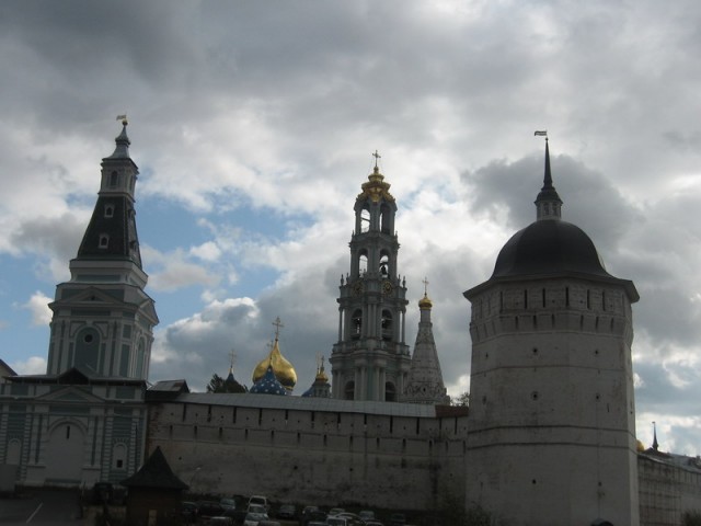 Троице-Сергиева лавра в цвете