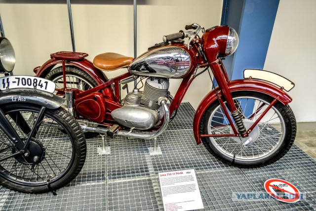 Мотоцикл JAWA (Ява)