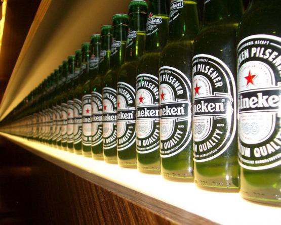 В Венгрии предложили запретить красную звезду с логотипа пива Heineken